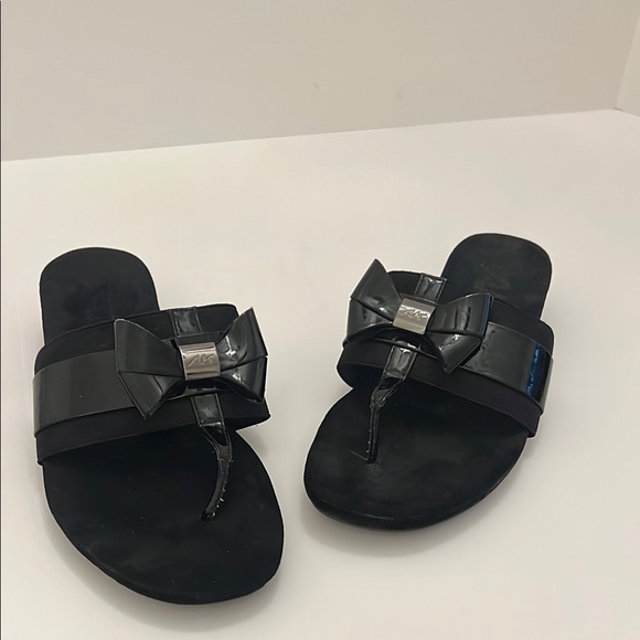 Anne Klein Glossy Black Bow Slide Sandals Size 8 - Picture 1 of 3